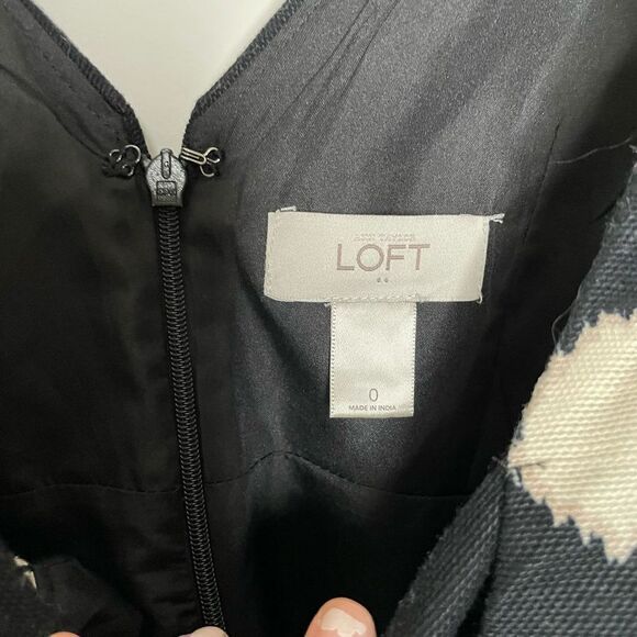 LOFT Women’s Black & Beige Watercolor Polka Dot Mini Dress V Neck Size 0 - Picture 4 of 4